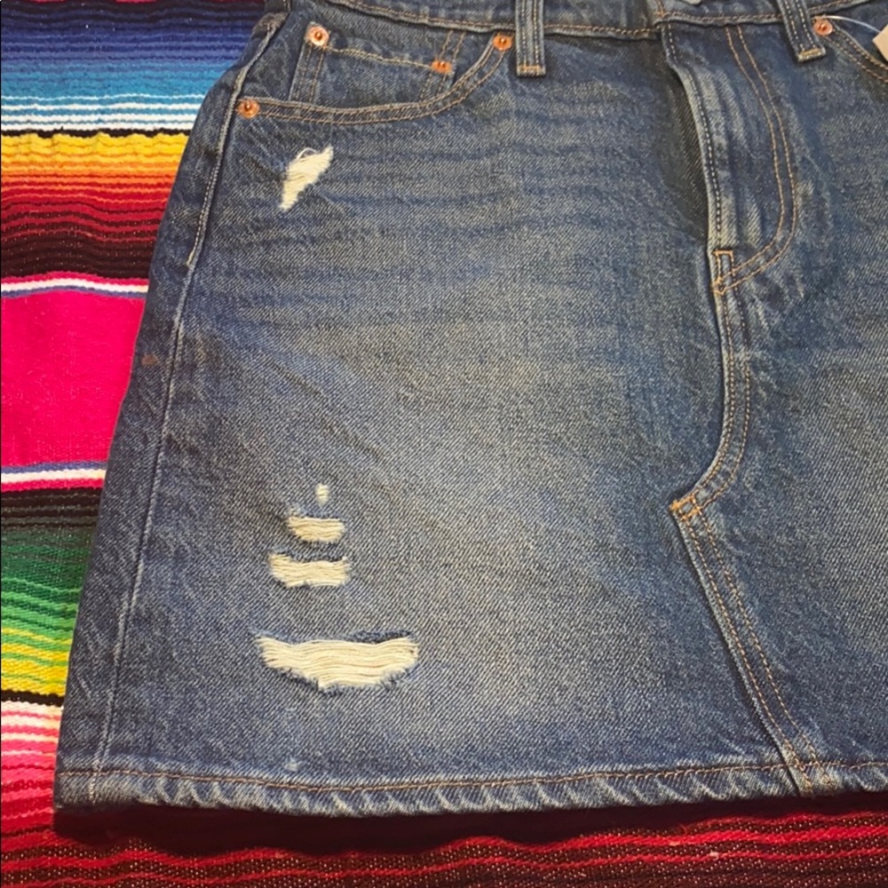 🎨 Mexican Painted Levi’s Jean Skirt Sz 8 29 NWT - Picture 13 of 15